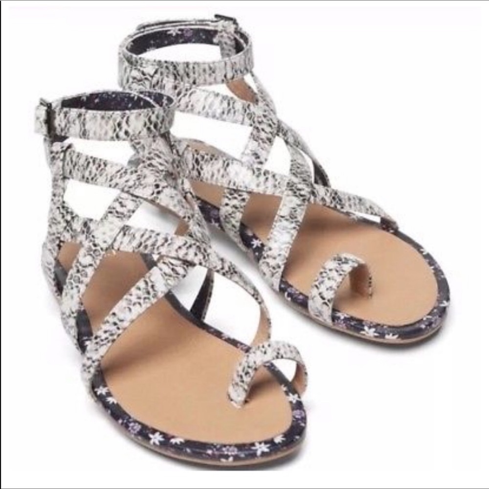Cabi sandals